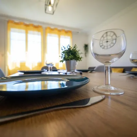 Apartment 3 Chambres Equipe 6-8 Personnes